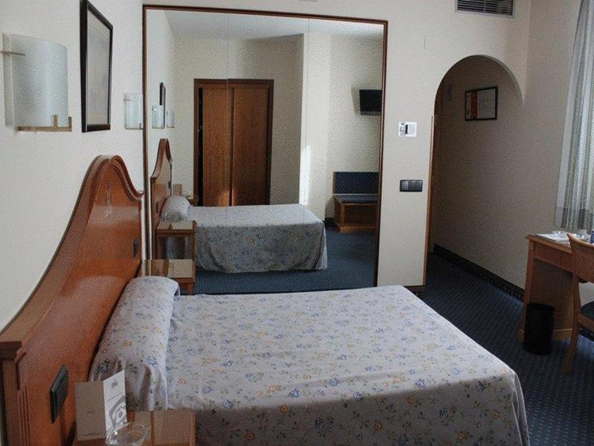 Hotel Ebora By Vivere Stays Talavera de la Reina Exteriör bild